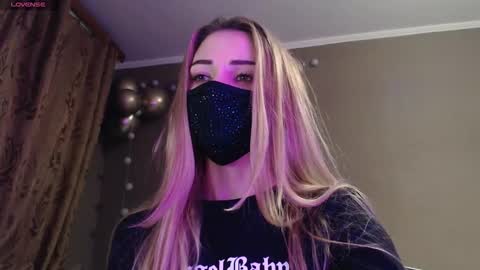 Lily online show from November 16, 4:34 pm