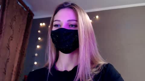 Snapshot of iris_lave chatting on February 11, 3:06 pm Lily online show from February 11, 3:06 pm