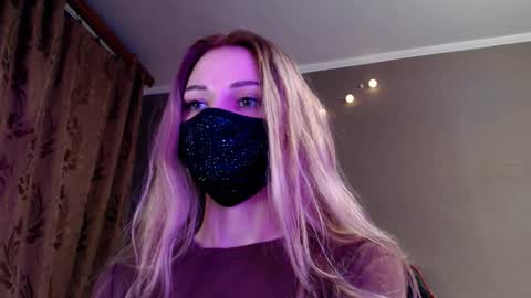 Snapshot of iris_lave chatting on February 15, 4:58 pm Lily online show from February 15, 4:58 pm