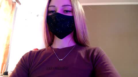 Snapshot of iris_lave chatting on February 21, 11:55 am Lily online show from February 21, 11:55 am