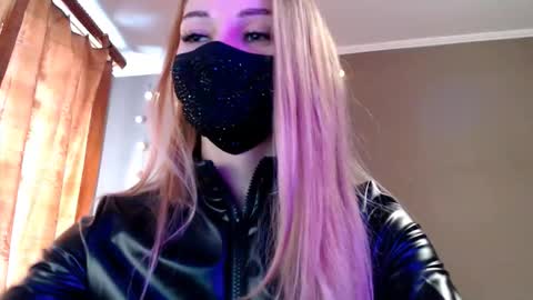 Snapshot of iris_lave chatting on February 23, 2:36 pm Lily online show from February 23, 2:36 pm