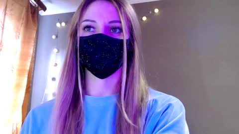 Snapshot of iris_lave chatting on March 6, 2:13 pm Lily online show from March 6, 2:13 pm