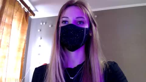 Snapshot of iris_lave chatting on March 8, 2:32 pm Lily online show from March 8, 2:32 pm