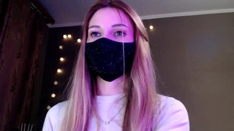 Snapshot of iris_lave chatting on March 9, 5:06 pm Lily online show from March 9, 5:06 pm