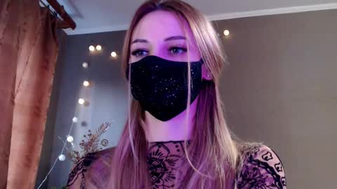 Snapshot of iris_lave chatting on March 12, 3:51 pm Lily online show from March 12, 3:51 pm