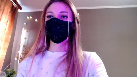 Snapshot of iris_lave chatting on March 23, 3:38 pm Lily online show from March 23, 3:38 pm