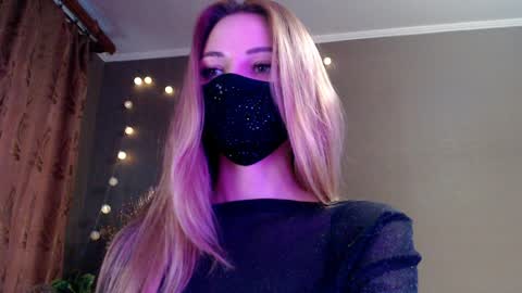 Snapshot of iris_lave chatting on March 31, 3:56 pm Lily online show from March 31, 3:56 pm