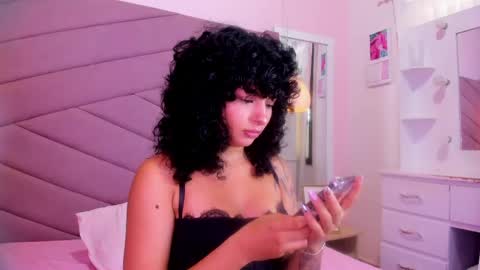 Snapshot of iris_licht chatting on June 2, 5:04 pm Iris Licht online show from June 2, 5:04 pm