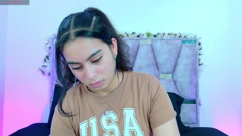 Snapshot of iris_mandarinne chatting on April 4, 4:15 pm Iris online show from April 4, 4:15 pm