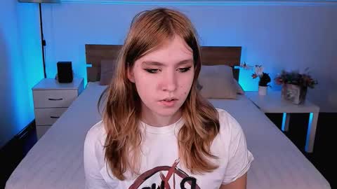 Snapshot of iris_rain chatting on October 5, 10:35 am Iris online show from October 5, 10:35 am