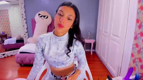 Snapshot of iris_stone_ chatting on January 15, 10:27 am Iris online show from January 15, 10:27 am