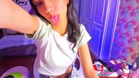 Snapshot of iris_stone_ chatting on January 16, 1:36 pm Iris online show from January 16, 1:36 pm