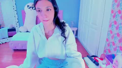 Snapshot of iris_stone_ chatting on January 17, 4:47 pm Iris online show from January 17, 4:47 pm