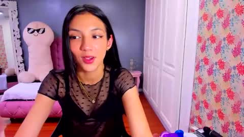 Snapshot of iris_stone_ chatting on February 12, 6:19 pm Iris online show from February 12, 6:19 pm