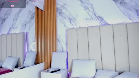 Snapshot of iris_thompson chatting on February 27, 10:37 am Iris online show from February 27, 10:37 am