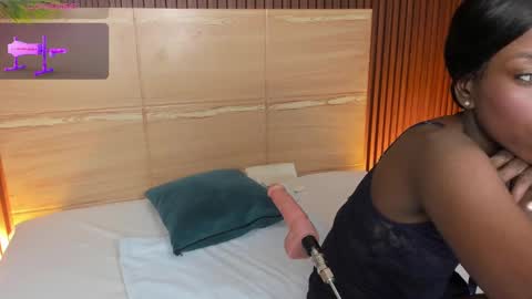 Snapshot of iris_violeta chatting on February 22, 2:39 am Iris online show from February 22, 2:39 am
