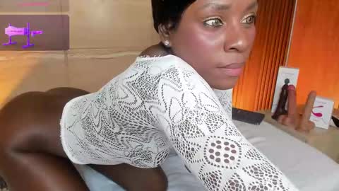 Snapshot of iris_violeta chatting on March 12, 5:46 am Iris online show from March 12, 5:46 am