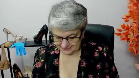 I R I S online show from December 4, 7:50 am