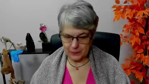 I R I S online show from December 6, 7:21 am