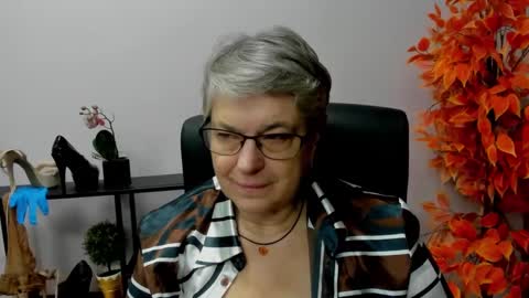 I R I S online show from December 12, 11:07 am