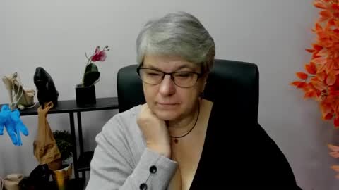 I R I S online show from December 13, 8:09 am