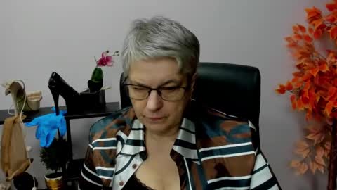 I R I S online show from December 16, 10:50 am