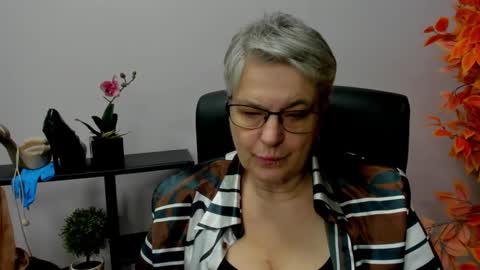 I R I S online show from December 18, 10:51 am