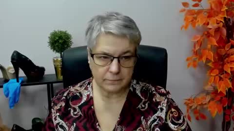 I R I S online show from December 19, 1:40 pm