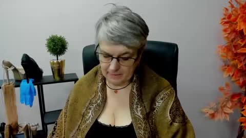 I R I S online show from January 28, 10:45 am