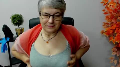 I R I S online show from February 6, 11:10 am