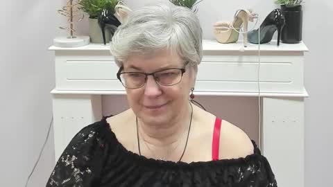 Snapshot of iris_xdesire chatting on February 20, 7:10 am I R I S online show from February 20, 7:10 am