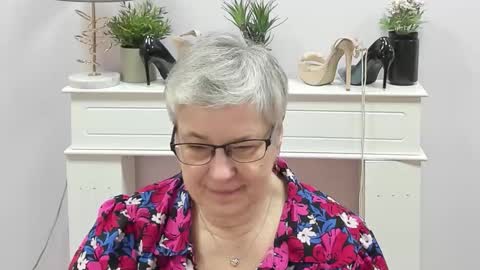 Snapshot of iris_xdesire chatting on February 24, 7:06 am I R I S online show from February 24, 7:06 am