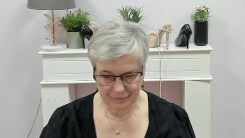 Snapshot of iris_xdesire chatting on March 2, 6:58 am I R I S online show from March 2, 6:58 am