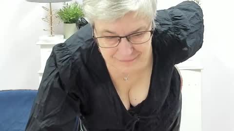 Snapshot of iris_xdesire chatting on March 2, 7:15 am I R I S online show from March 2, 7:15 am