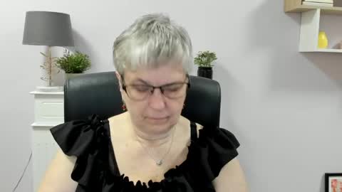 I R I S online show from May 18, 6:08 am