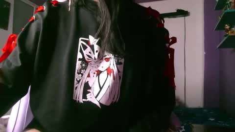 Camilla online show from October 25, 10:15 pm