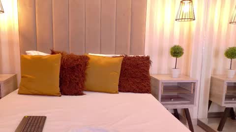 Snapshot of irisdelavega_ chatting on December 14, 1:38 pm Iris online show from December 14, 1:38 pm