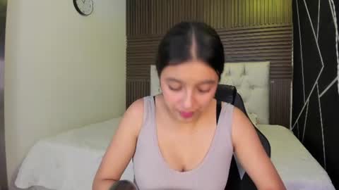 Iris Fyre  online show from June 27, 12:33 pm