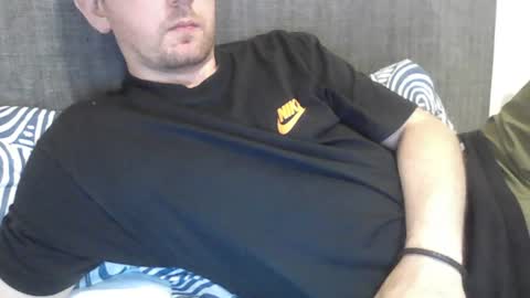 irishhighness95 online show from July 18, 12:15 am