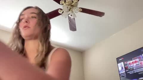 Irispink1 online show from April 29, 2:10 pm