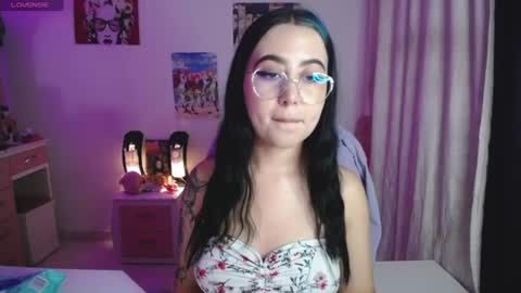 Snapshot of iriss_sky chatting on June 9, 4:46 am Iris online show from June 9, 4:46 am