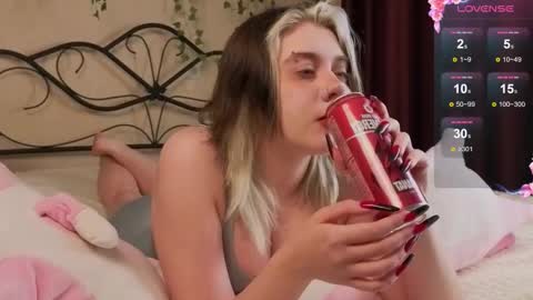 I am Cutie Iris3 online show from September 21, 8:05 am