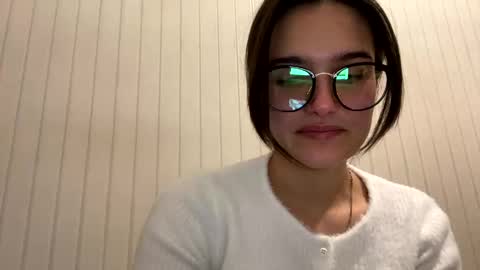 Snapshot of irisss31 chatting on December 3, 7:11 pm irisss31 online show from December 3, 7:11 pm