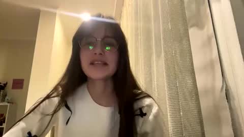 irisss31 online show from March 9, 7:51 pm