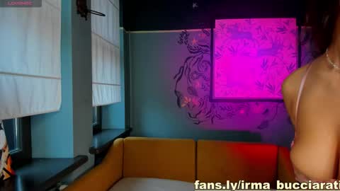 Snapshot of irma_bucciarati chatting on October 15, 8:14 am irma_bucciarati online show from October 15, 8:14 am