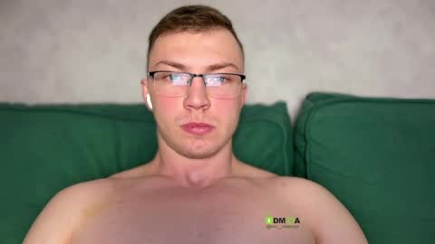 Snapshot of iron__chapman chatting on March 29, 10:43 pm Iron online show from March 29, 10:43 pm