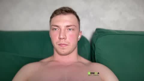 Snapshot of iron__chapman chatting on April 30, 9:19 pm Iron online show from April 30, 9:19 pm