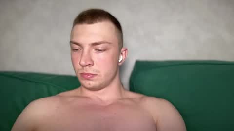 Snapshot of iron__chapman chatting on May 15, 9:33 pm Iron online show from May 15, 9:33 pm