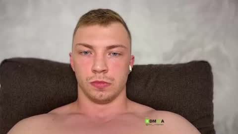 Snapshot of iron__chapman chatting on August 2, 9:46 pm Iron online show from August 2, 9:46 pm