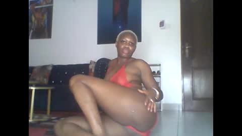 iron_bree online show from December 16, 9:42 pm